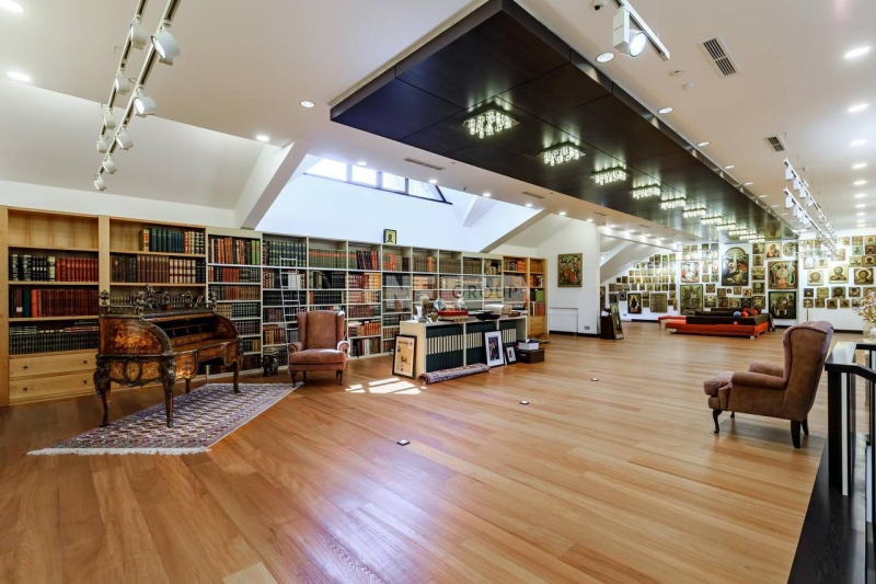 Григорий Лепс выставил на продажу свой особняк в буддийском стиле за 550 млн рублей