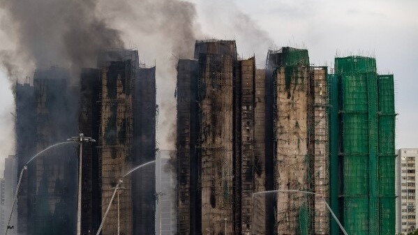 Пожар в жилом комплексе Wang Fuk Court: хронология и причины трагедии, которая привела к гибели более 150 человек