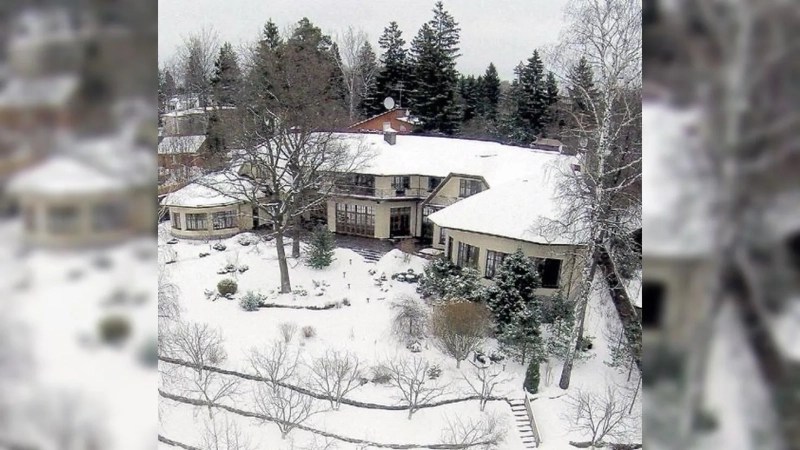 Где жил легенда советского и российского кино Олег Табаков в Москве