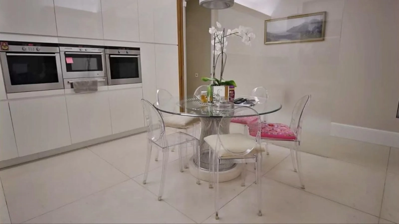 Где живёт Мариника Смирнова, или как Мисс Россия обосновалась в историческом доме в центре Лондона