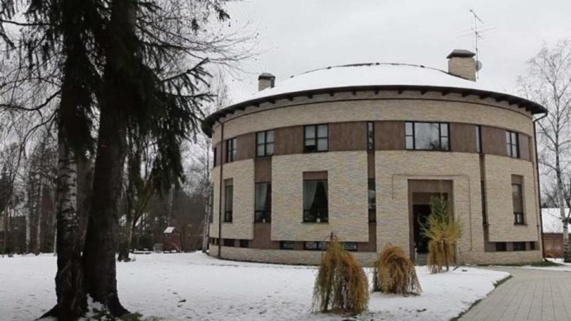 Где живёт певица Анастасия Кочеткова и чем уникален её особняк в Подмосковье