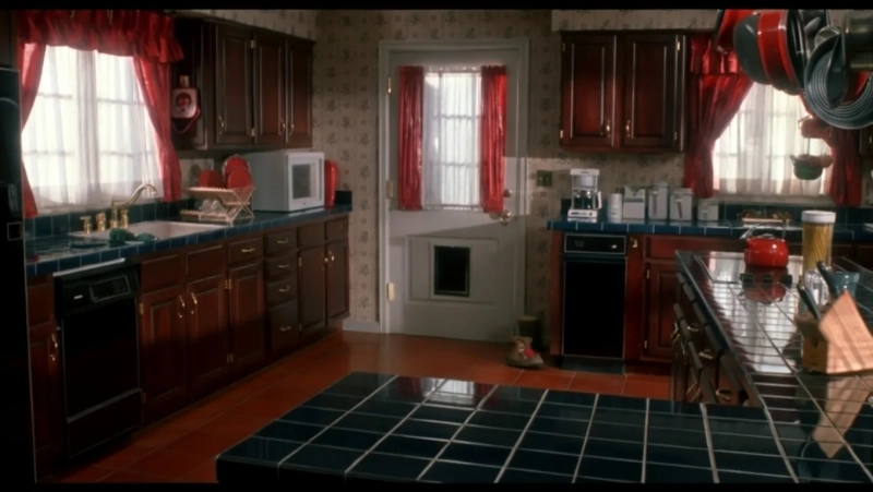 Мама того самого Кевина из «Один дома» Кэтрин О’Хара и дома, которые навсегда остались в истории кино