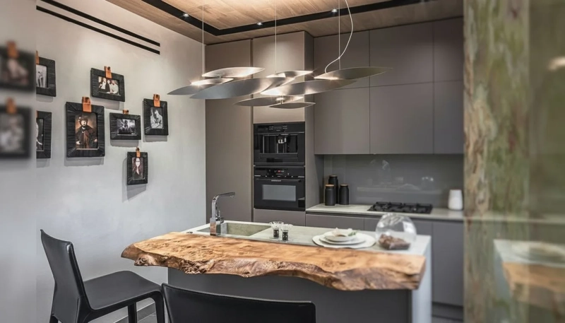 Футуризм без пафоса: как выглядит современная квартира Владимира Стеклова в престижном доме Москвы