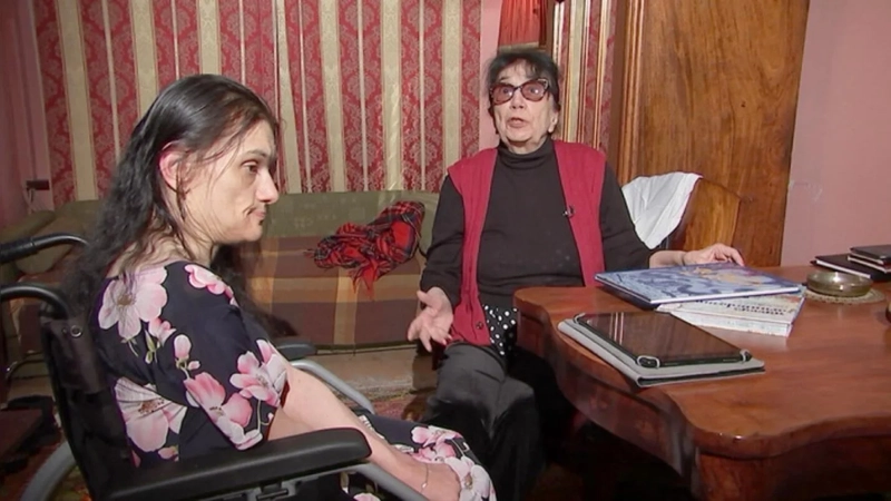 Квартира в Доме на набережной, где остановилось время: ушла Гитана Леонтенко — последняя хранительница дома Алексея Баталова