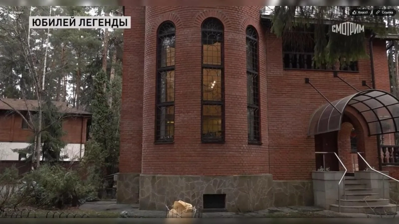 Живут как в сказке: загородный замок Натальи Бестемьяновой и Игоря Бобрина, где нет роскоши, но есть душа