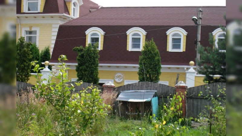 «80% дома — мои»: скандал и спор Маши Распутиной за рублевский особняк в Подмосковье