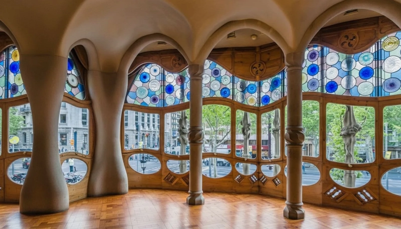 Антонио Гауди: ТОП архитектурных шедевров, которые сделали Барселону самым необычным городом Европы