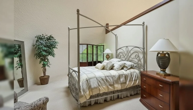 Дом, который не должен был существовать: в Мичигане продают легендарный «Луковый дом» за 1,9 млн долларов