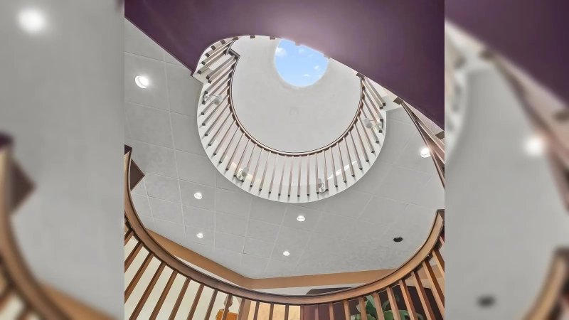 Дом, который не должен был существовать: в Мичигане продают легендарный «Луковый дом» за 1,9 млн долларов