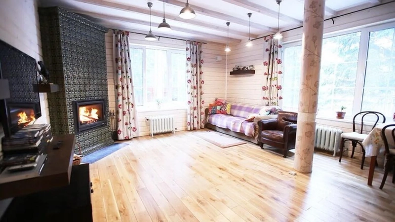 Экологичный дом в лесу с камином и баней: как оперный певец Вадим Лынковский создал идеальное пространство для жизни и работы