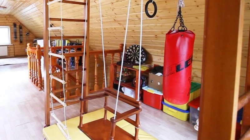 Экологичный дом в лесу с камином и баней: как оперный певец Вадим Лынковский создал идеальное пространство для жизни и работы