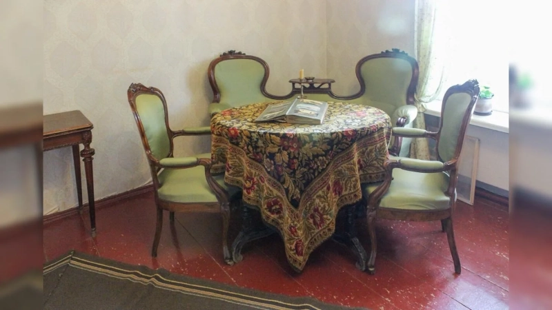 Где жил Федор Достоевский и как выглядит его единственный дом. А все-таки неплохо он жил!