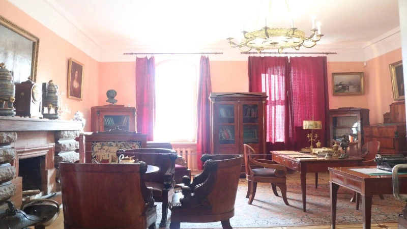 Где жил писатель Алексей Толстой: московская квартира на Спиридоновке как зеркало эпохи