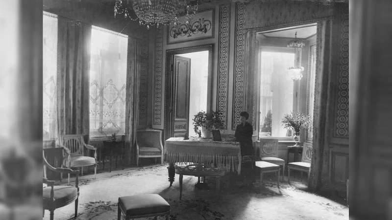 Где жила балерина Вера Трефилова в Петербурге: расследование по старой фотографии, которая привела к особняку в стиле модерн 