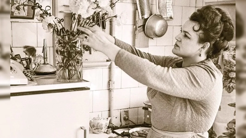 Где жила Людмила Зыкина в Москве на Котельнической: классика, уют и личный стиль великой певицы