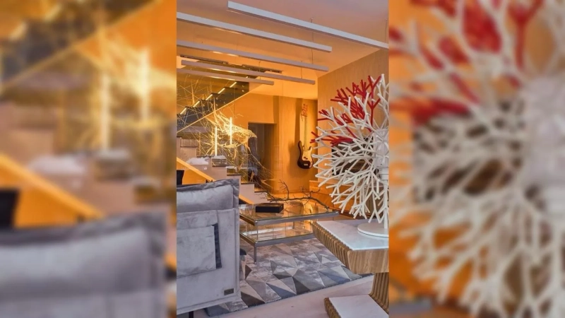 Где живет Александр Маршал: стеклянный особняк мечты и окна без занавесок