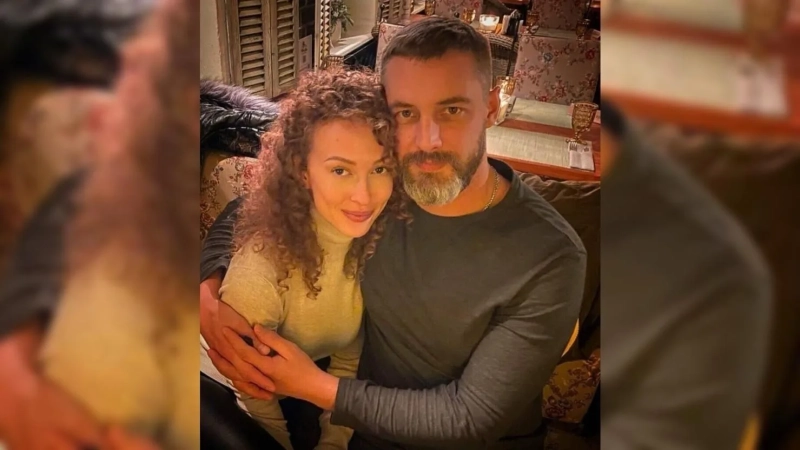 Где живет Антон Батырев: панорамные окна, светлый минимализм и продуманная планировка — разбор квартиры звезды сериалов