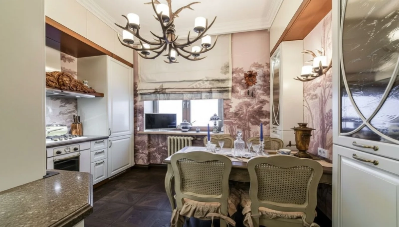 Где живёт Светлана Немоляева: квартира Оленьки из «Служебного романа»