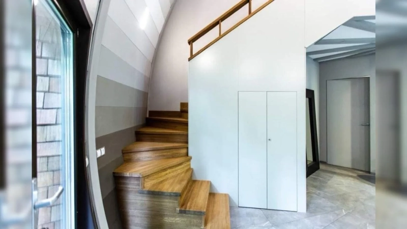 Купольный дом будущего в Подмосковье: архитектор построила сферический дом с «парящим» санузлом