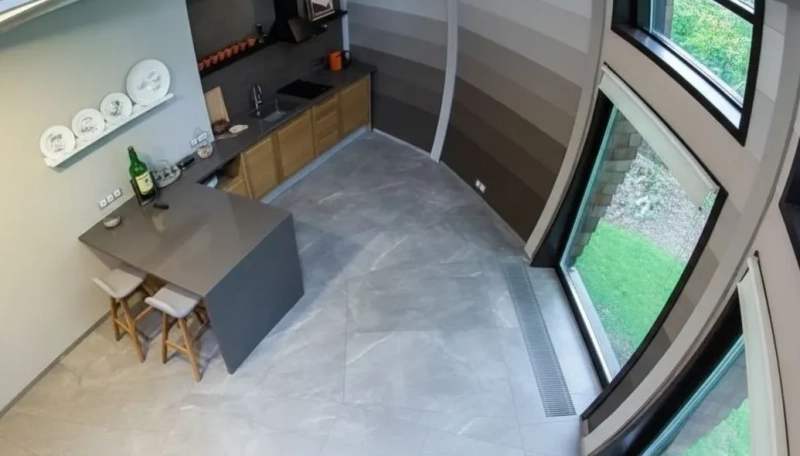 Купольный дом будущего в Подмосковье: архитектор построила сферический дом с «парящим» санузлом