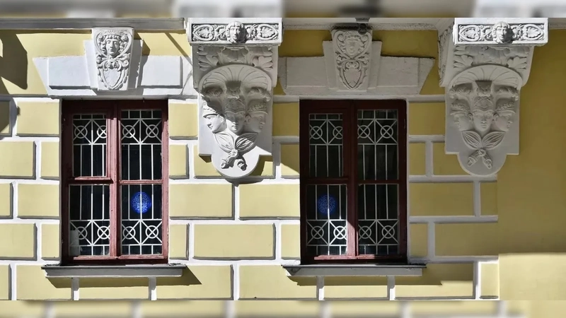 Москва спасает архитектуру: 700 исторических зданий отреставрируют до 2030 года — какие усадьбы, дворцы и храмы уже возвращают городу