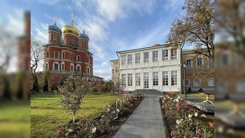 Москва спасает архитектуру: 700 исторических зданий отреставрируют до 2030 года — какие усадьбы, дворцы и храмы уже возвращают городу