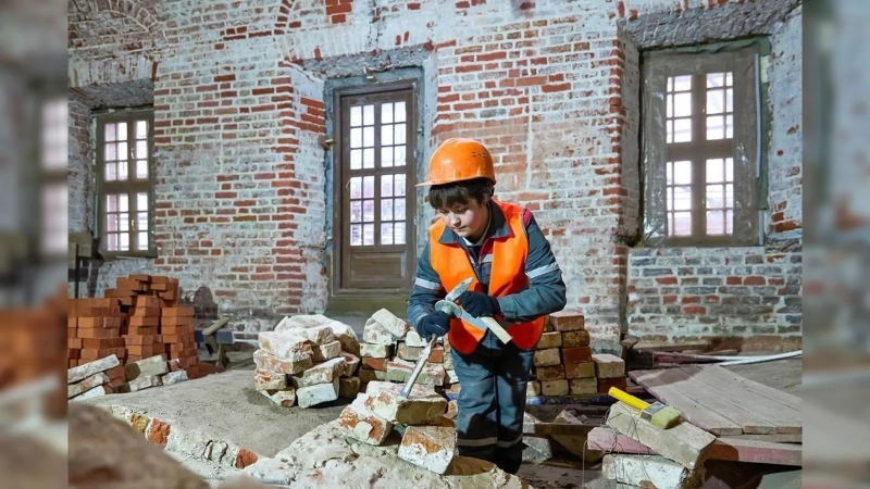 Москва спасает архитектуру: 700 исторических зданий отреставрируют до 2030 года — какие усадьбы, дворцы и храмы уже возвращают городу