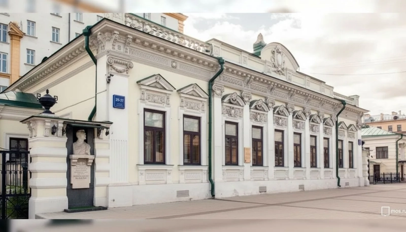 Москва спасает архитектуру: 700 исторических зданий отреставрируют до 2030 года — какие усадьбы, дворцы и храмы уже возвращают городу