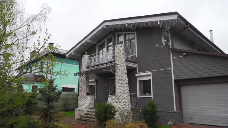 Секрет уюта без глянца: где живет Дмитрий Крылов и почему он отказался от городской жизни