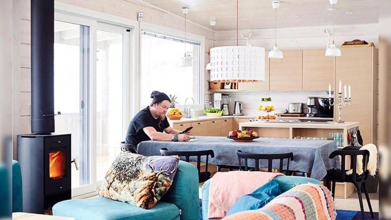 Дом на скале у воды: как Вилле Хаапасало построил идеальный коттедж в Финляндии