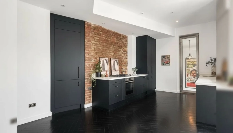 Дом в Лондоне, где жила Джиллиан Андерсон и создавала хиты Charli XCX, выставлен на продажу за 4,5 млн фунтов стерлингов