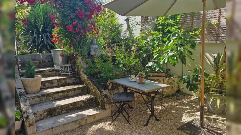 Как выглядят дачи пенсионеров во Франции, и почему их участки смотрятся дороже элитных коттеджей